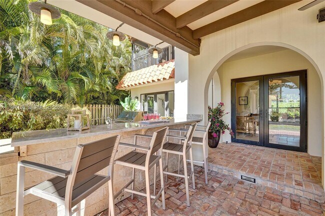 Building Photo - 2035 NE 31st Ave