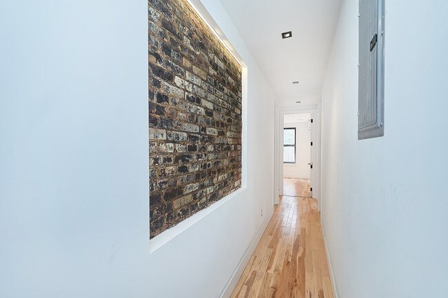 Building Photo - 126 Winthrop St