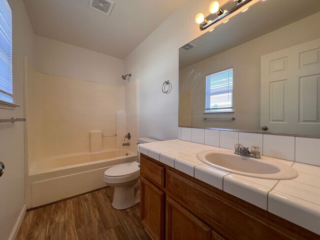 Building Photo - 3 bedroom Home in Donner Trail Estates, Fernley