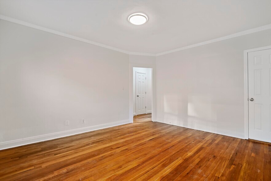 Building Photo - 1824 Summerfield St