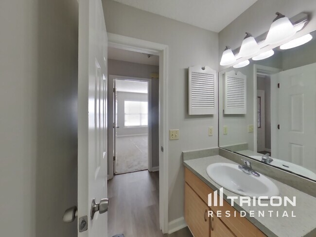 Building Photo - 8826 Nature View Ln W