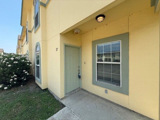 Building Photo - Ranchway Condominiums