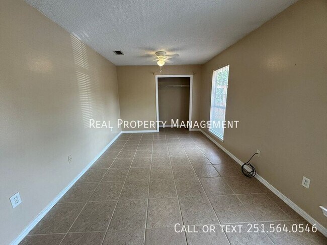 Building Photo - 7969 S Pine Springs Dr