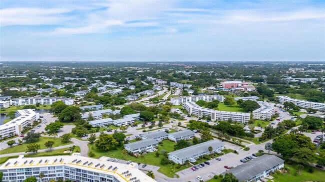 Building Photo - 3028 Harwood D