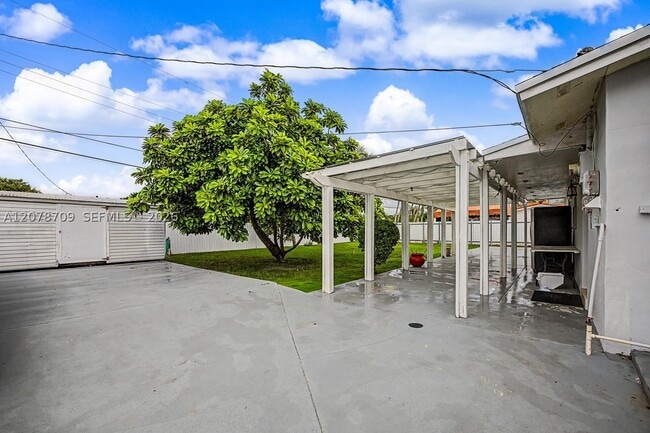 Building Photo - 9541 SW 165th St