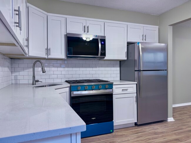 Building Photo - 340 Broadway