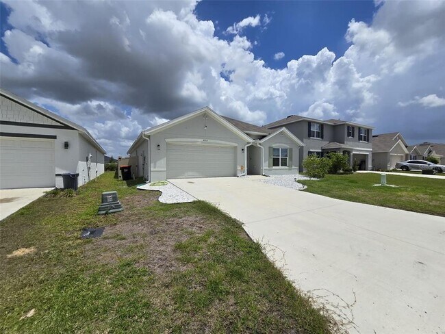 Building Photo - 4703 SW 85th Pl