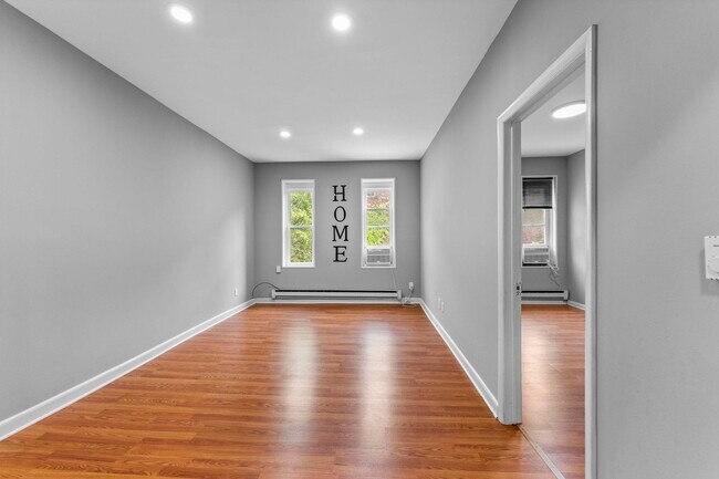 Building Photo - 248 Clendenny Ave