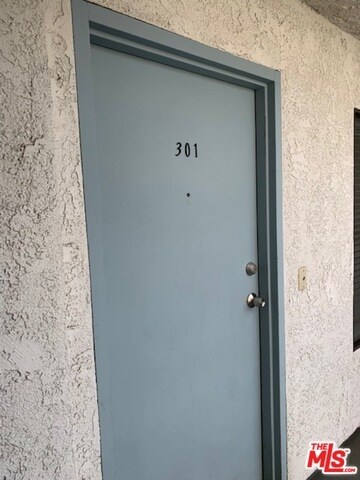 Building Photo - 4353 Coldwater Canyon Ave