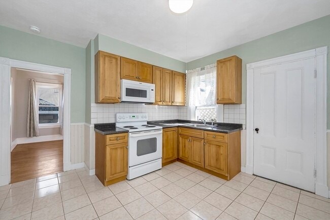 Building Photo - 16 Oak Grove Terrace