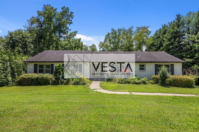 Building Photo - 90 Knob Hill Rd