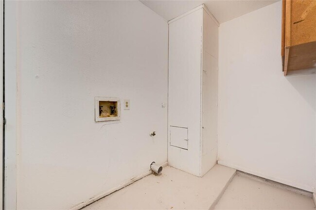 Building Photo - 706 Scenic Dr