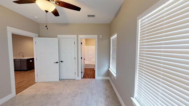 Building Photo - 311 Craddock Ave
