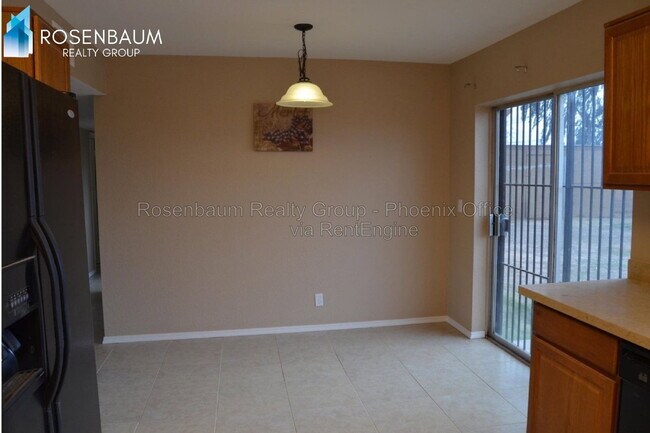Building Photo - 931 W Martin Rd