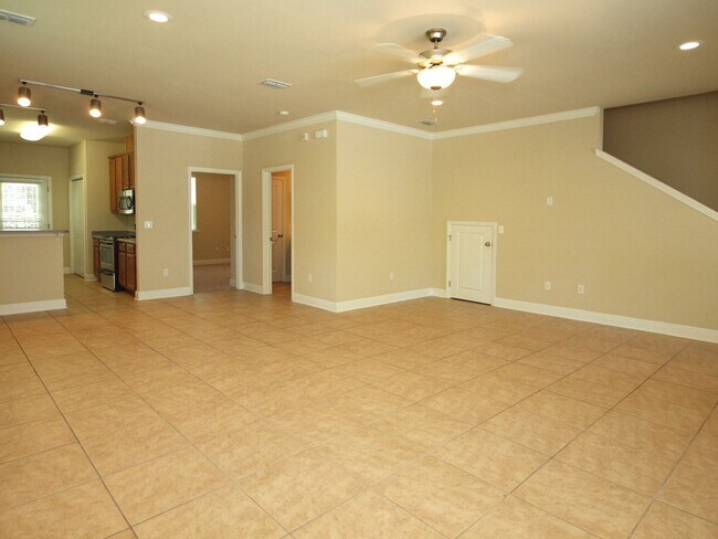 Building Photo - Hamptons on High – 4 Bedroom / 4 Bathroom Student Townhome Near FSU & TSC!