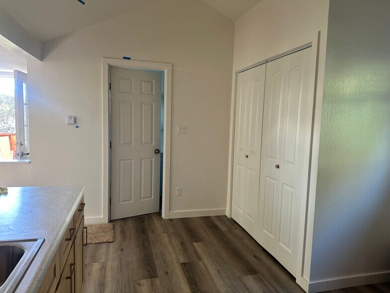 Building Photo - 17000 CA-1