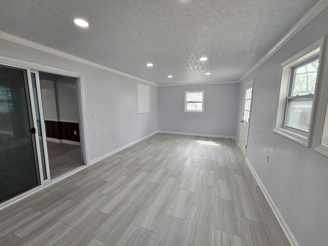 Building Photo - 3 Bristol Dr