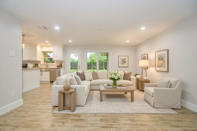 Building Photo - 7414 Grape St