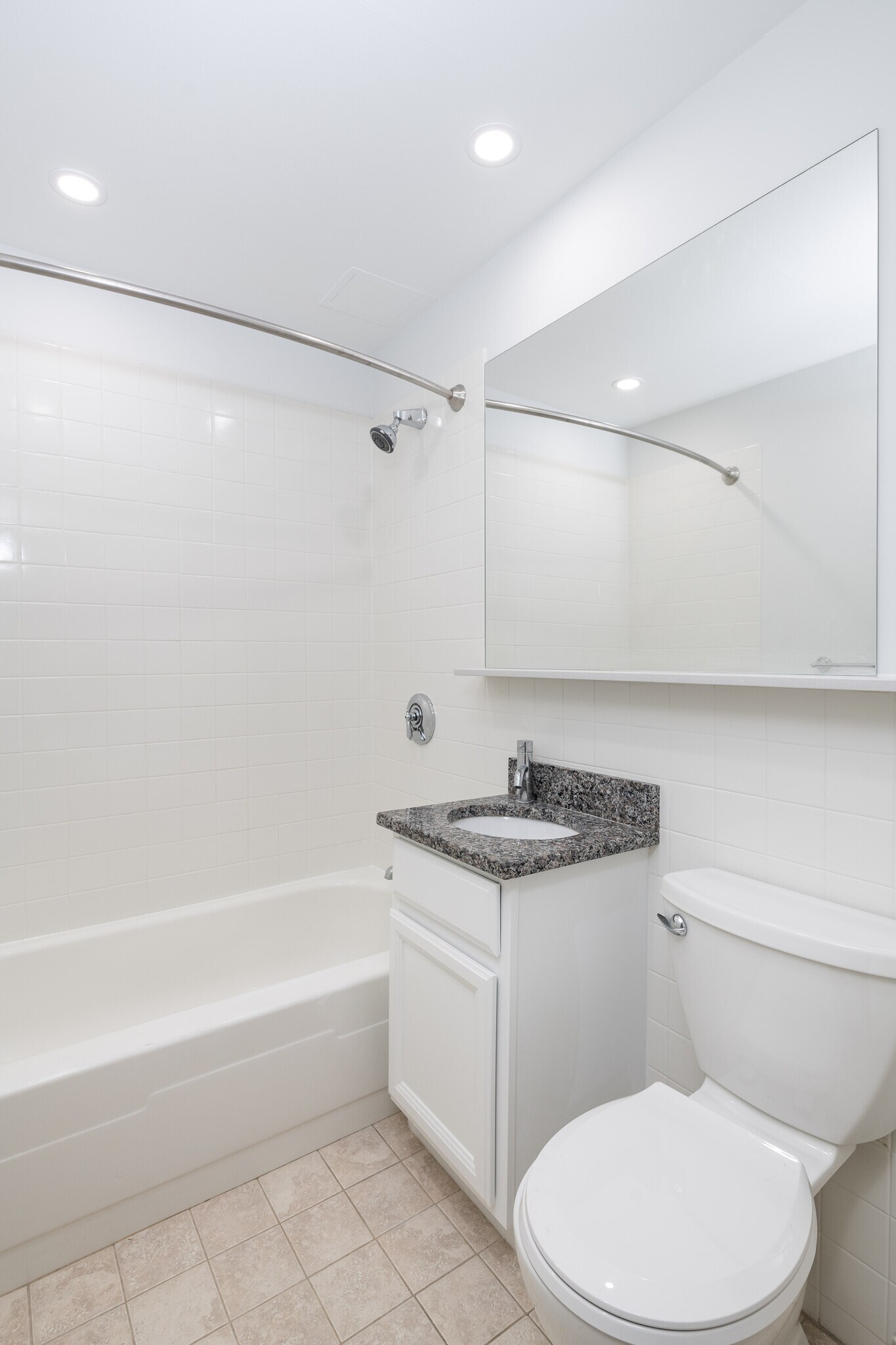 Building Photo - 1410 Columbia Rd