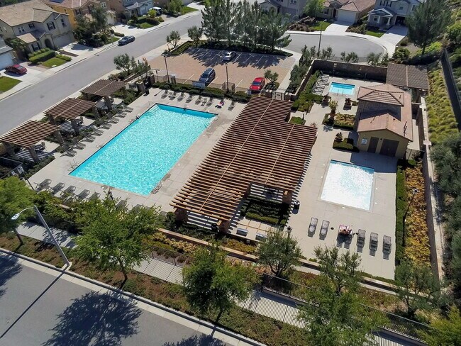 Building Photo - Immaculate 5-Bedroom Executive Home in Desirable Plum Canyon
