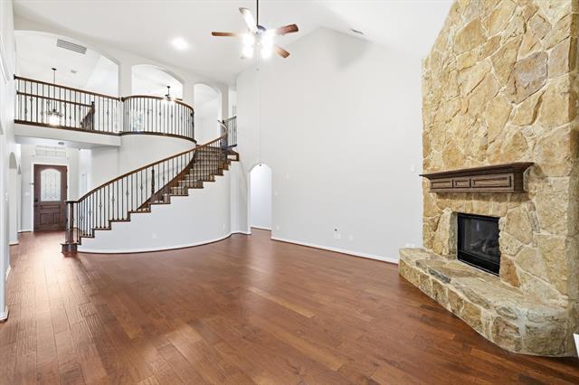 Building Photo - 12516 Maplecrest Dr