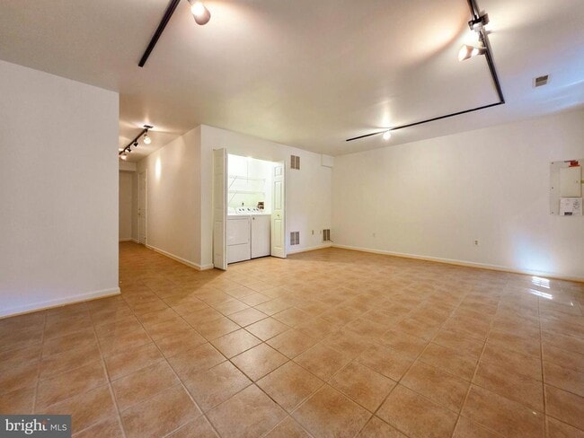 Building Photo - 3809 Elbert Ave
