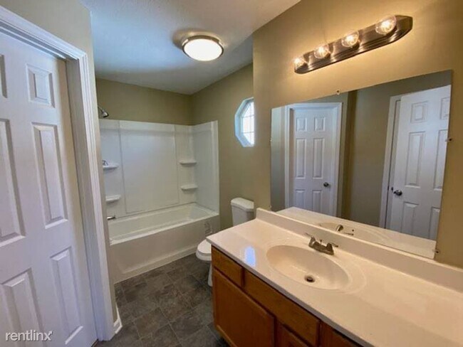 Building Photo - 3 br, 2.5 bath House - 6364 Titania Drive