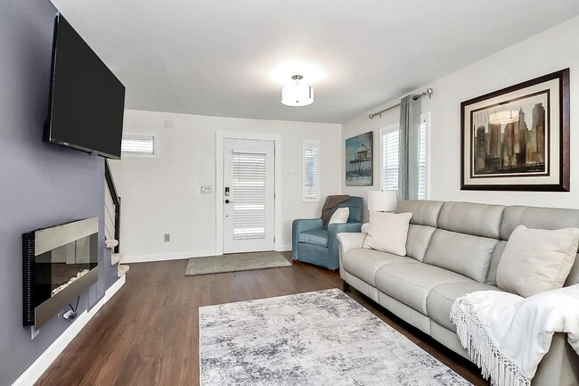 Building Photo - 2016 Brewton Dr