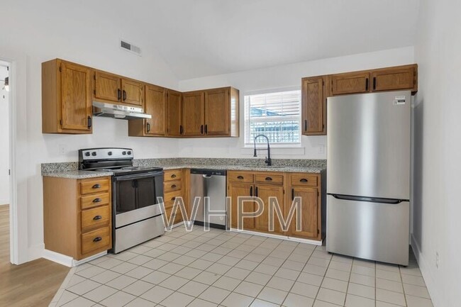 Building Photo - 7208 Melrose Pl