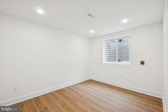 Building Photo - 5034 Florence Ave