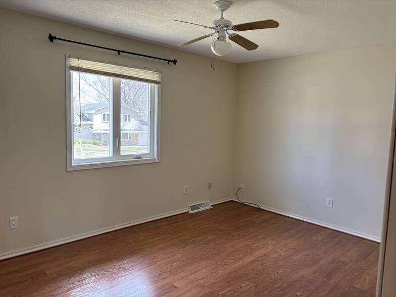 Building Photo - 126 East Golden Lake Lane