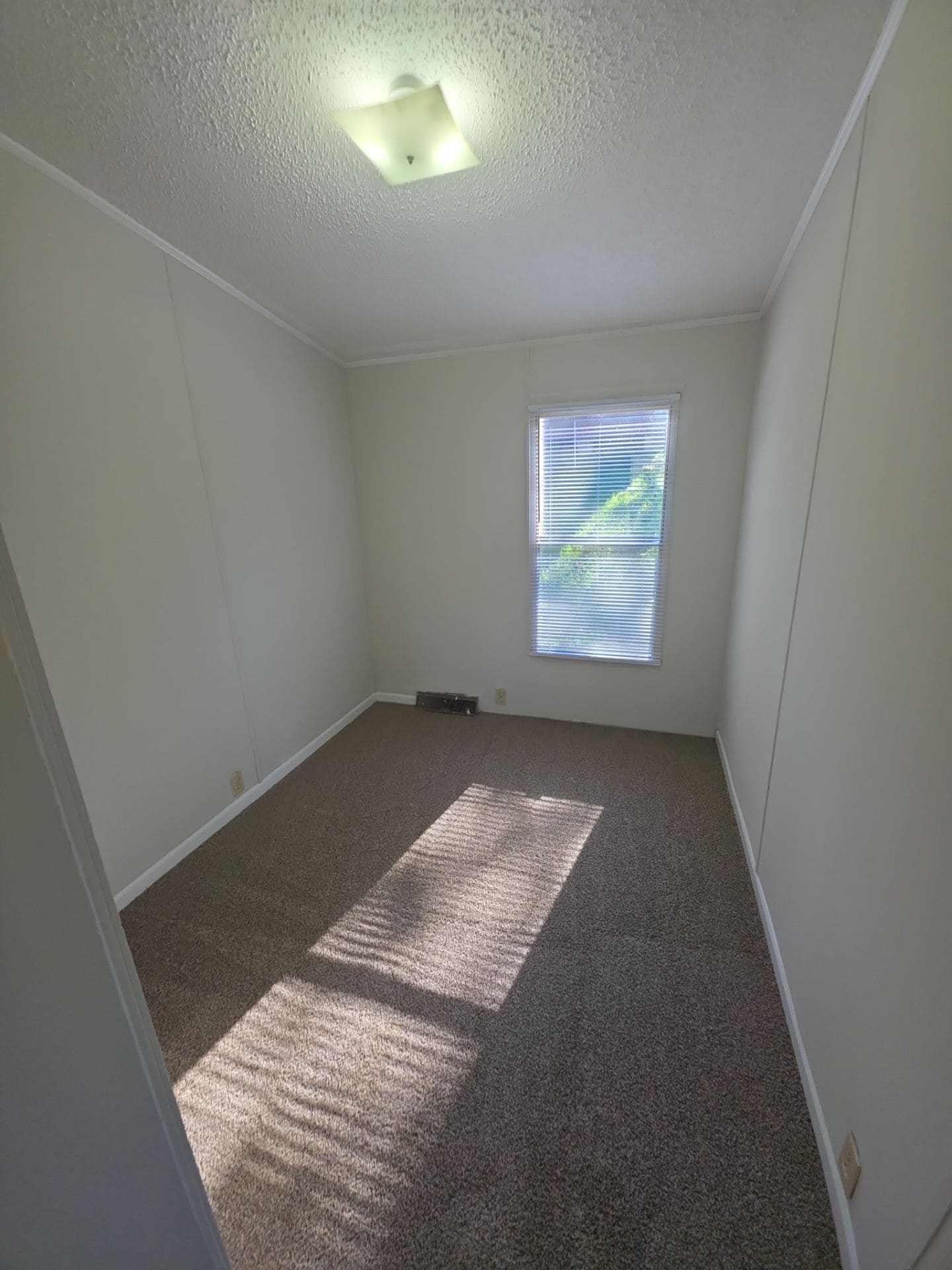 Building Photo - 2030 Wildwood Ct