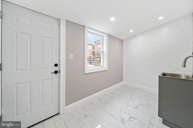 Building Photo - New Construction Apartment West Philly