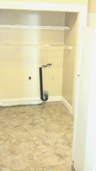 Building Photo - 404 Radiance Ave