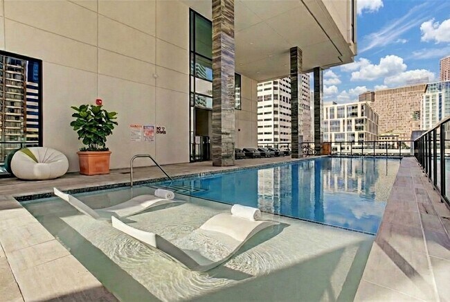 Building Photo - 1211 Caroline St