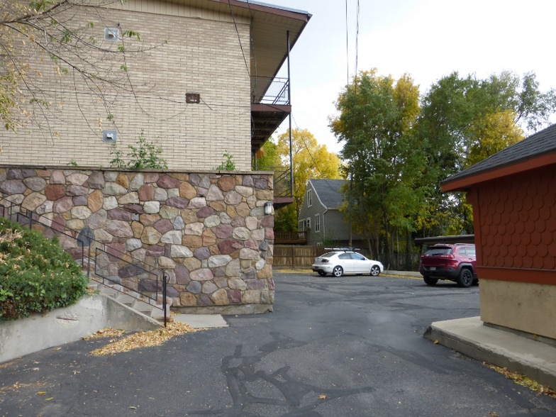 Building Photo - 475 N St E