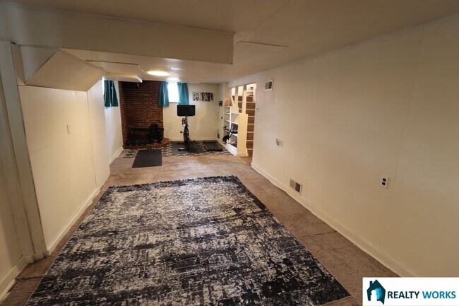 Building Photo - Furnished 2 Bed House | Utilities Included | 12-Month Lease