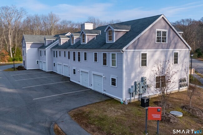 Building Photo - 77 Lyme St