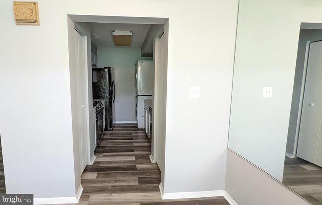 Building Photo - 1703 Fountain Rock Way