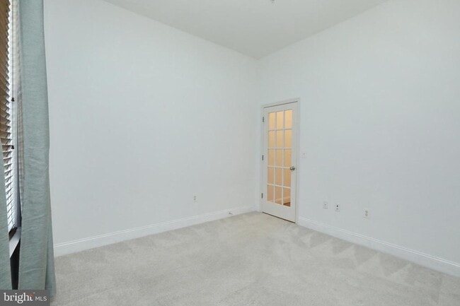 Building Photo - 1028 Llano Dr