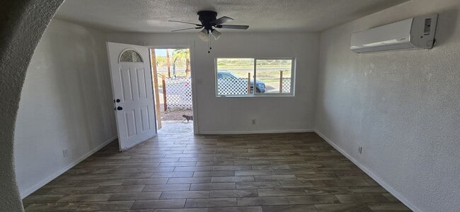 Building Photo - 315 W Palma St