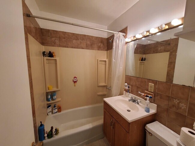 Building Photo - 308 9th St
