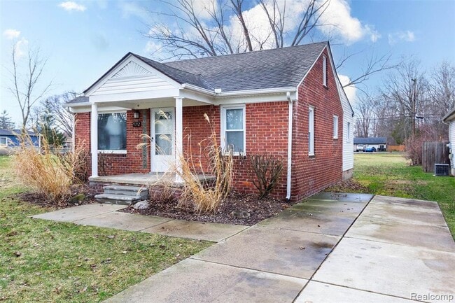 Building Photo - 9712 Cherokee St