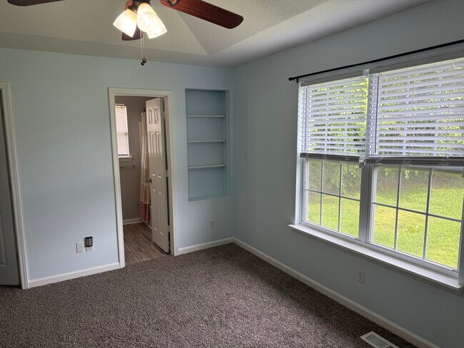 Building Photo - 513 Gainey Dr