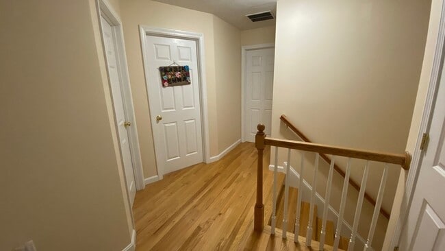 Building Photo - 73 Zain Cir