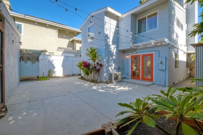 Building Photo - 348 La Mesa Ave