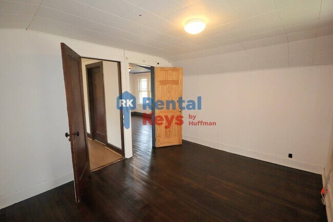 Building Photo - 2600 N Heidelbach Ave