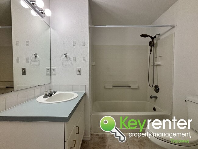 Building Photo - Updated 2 Bedroom Rental in Milton WA with...
