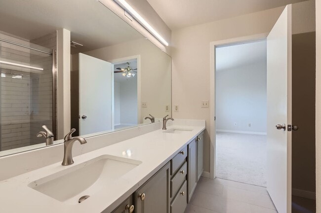 Building Photo - Gorgeous 4 Bed 2.5 Bath Home in Wolf Creek!