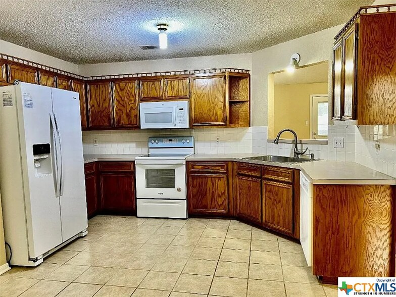 Building Photo - 901 Kelso Dr